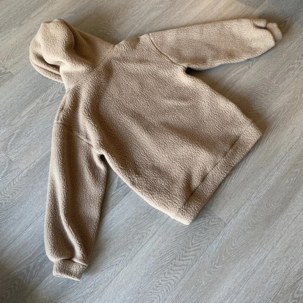 Aritzia oversized teddy bear sweatshirt - Picture 4 of 4